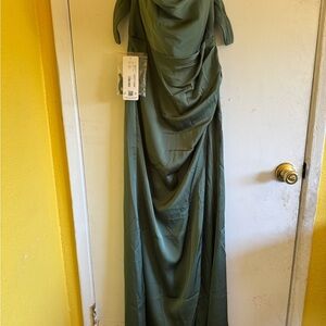 Elegant Green Evening Gown